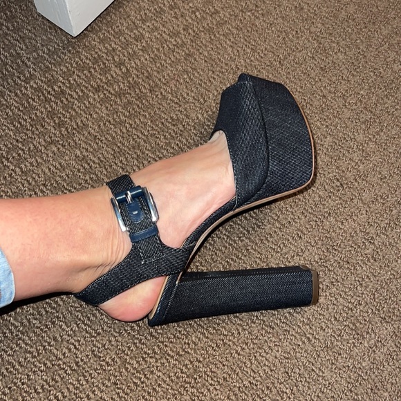 Michael Kors platform heels - Picture 4 of 10